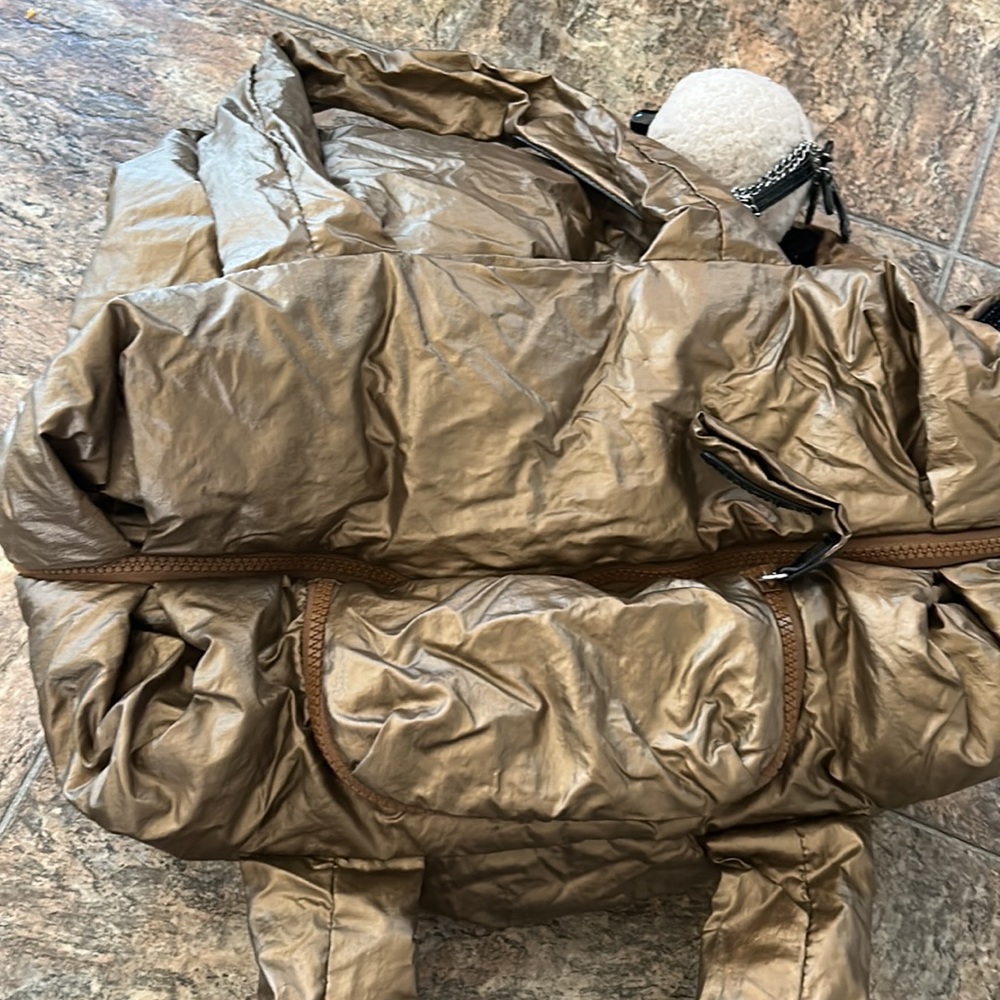 See By Chloe Gold Metallic Bag - Picture 6 of 13